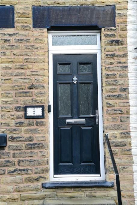 Delightful 2 Bed Town Centre House, Sleeps 4 Apartamento Barnsley Exterior foto